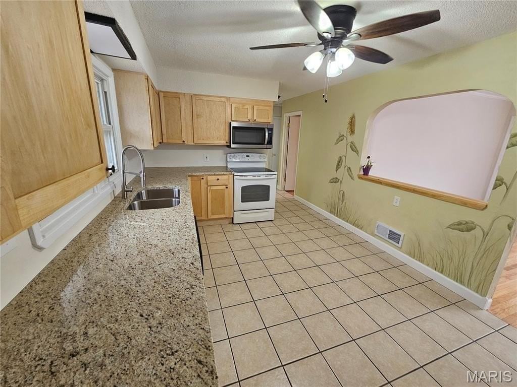 206 Lake Ave - Photo 7 of 22