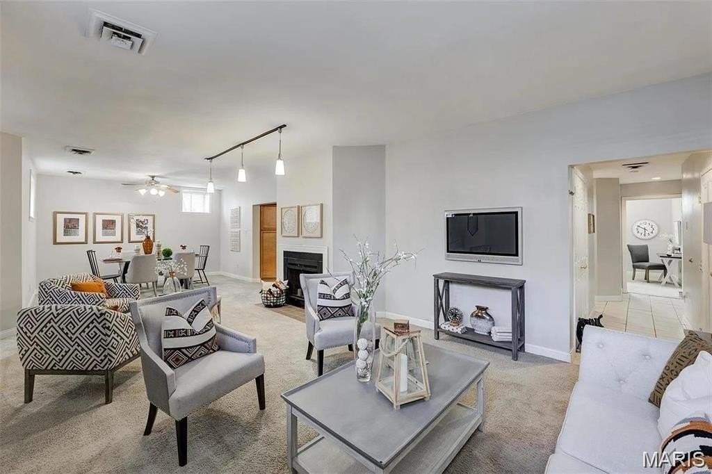 4256 Maryland Ave #LLE - Photo 7 of 19