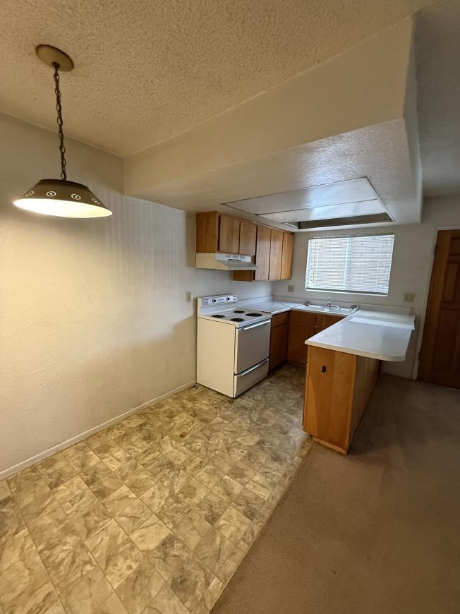 721 E Monroe St - Photo 3 of 4