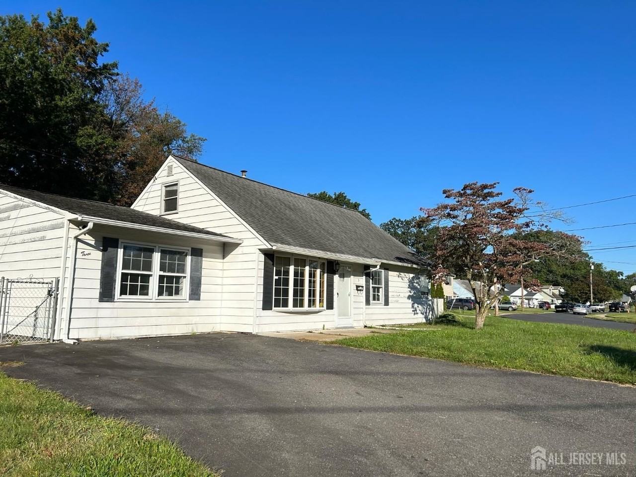 3 Stiles Rd - Photo 2 of 21