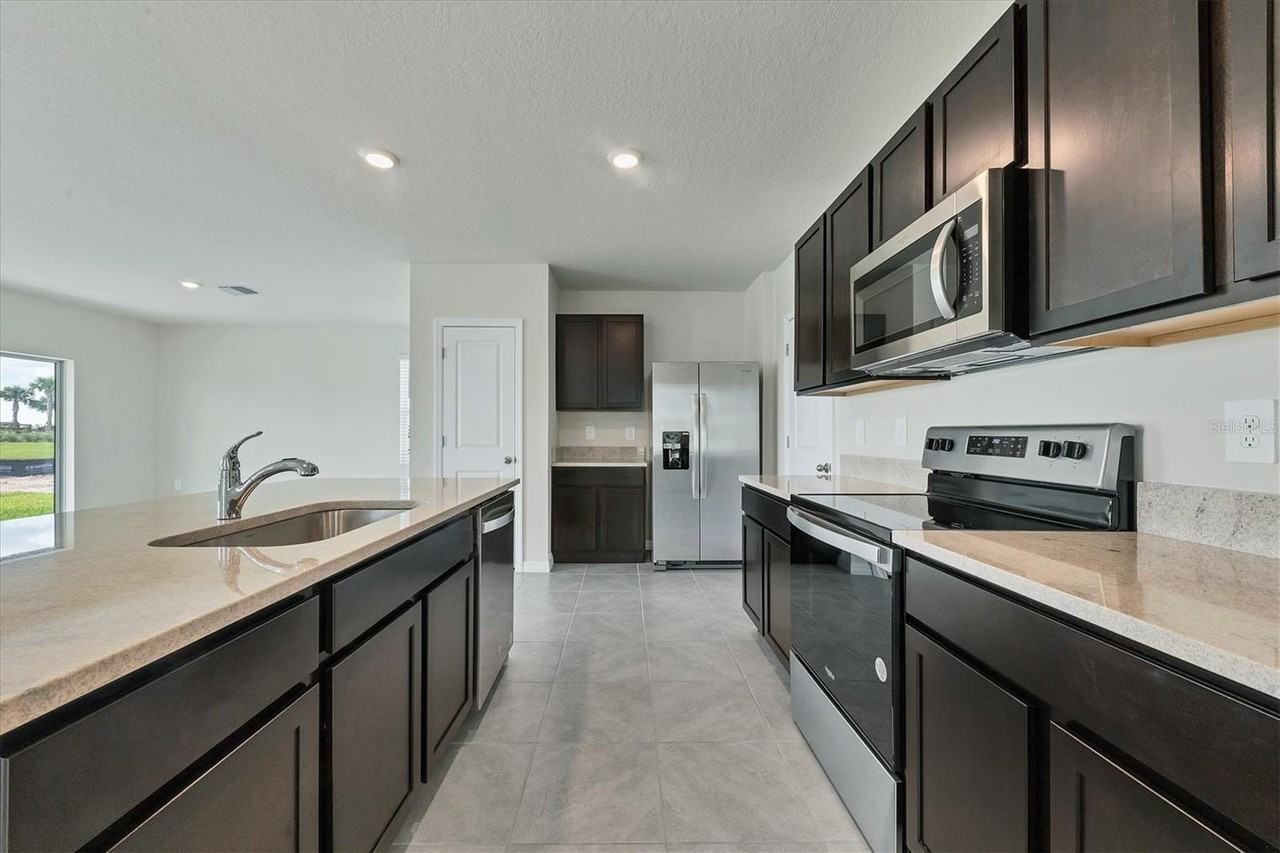 3279 Hilltop Cir - Photo 7 of 50