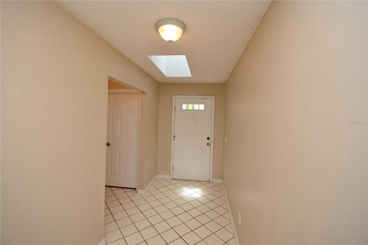 30 Farmsworth Dr #B - Photo 2 of 34