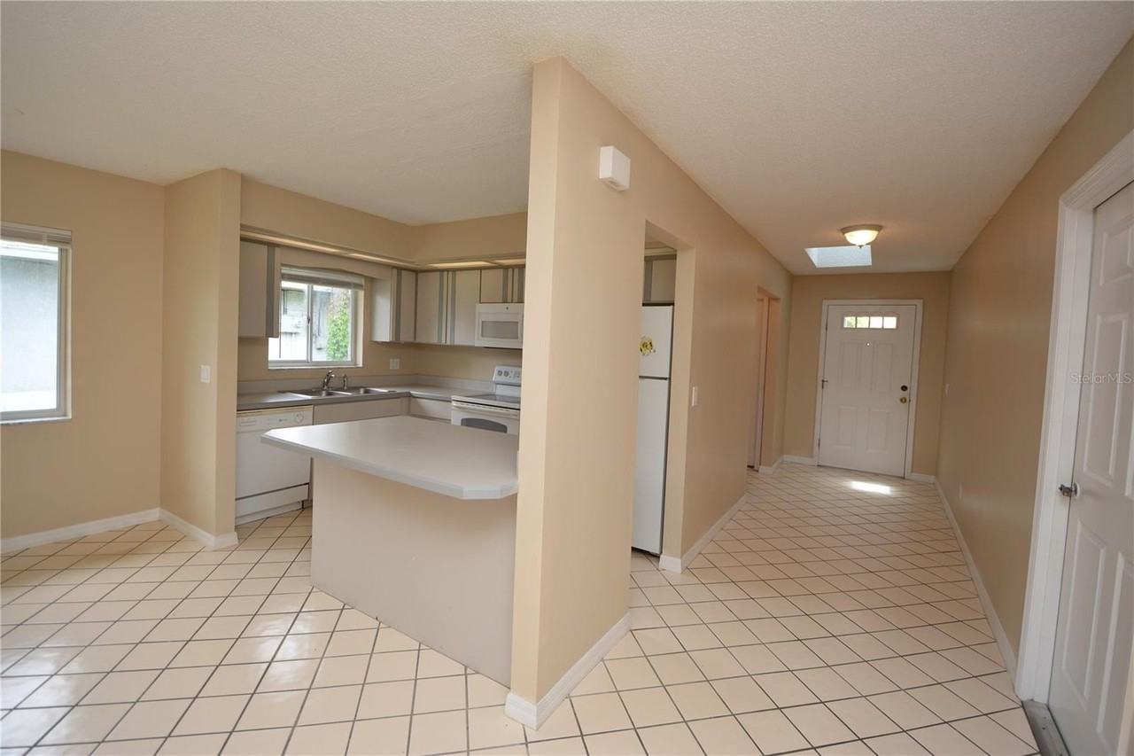 30 Farmsworth Dr #B - Photo 5 of 34