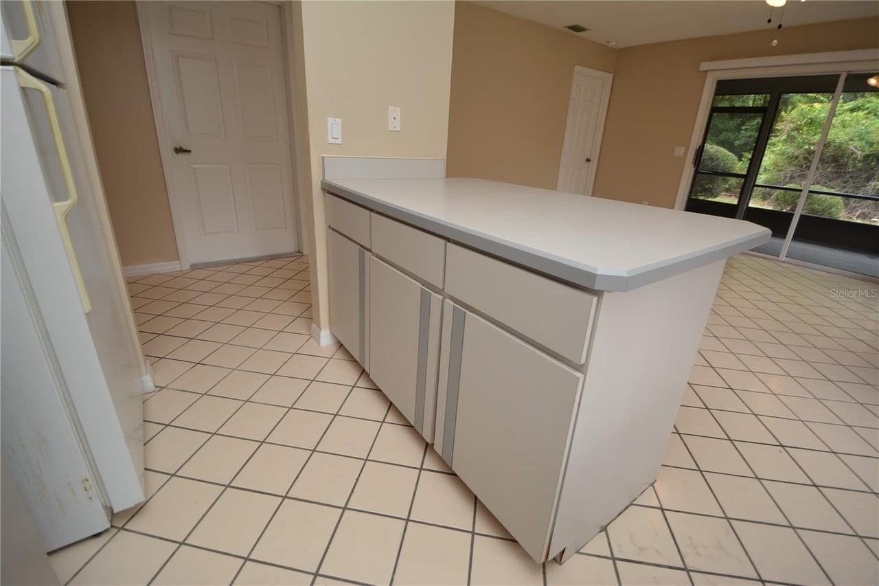 30 Farmsworth Dr #B - Photo 7 of 34