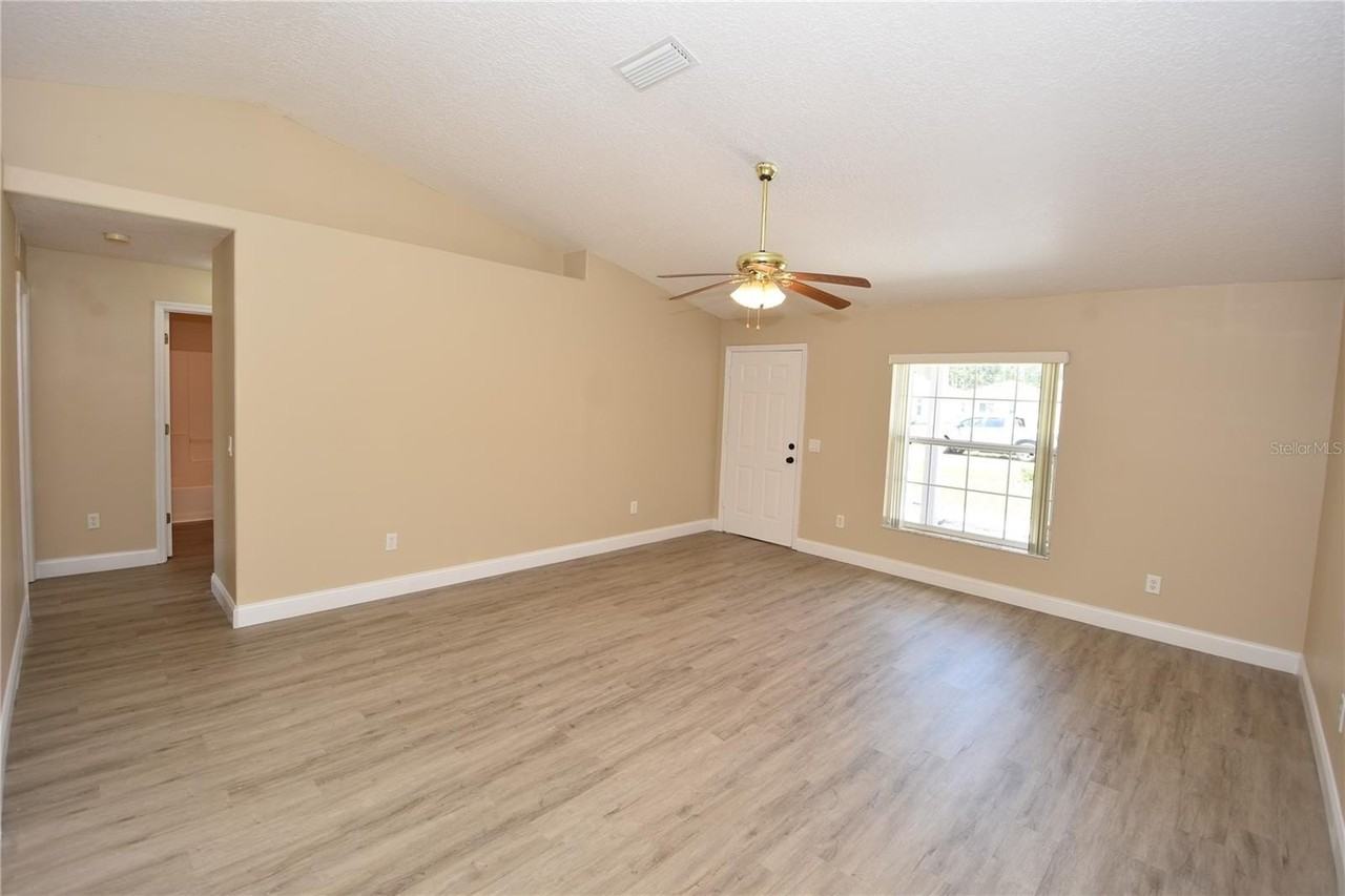 16 Richland Ln - Photo 3 of 28