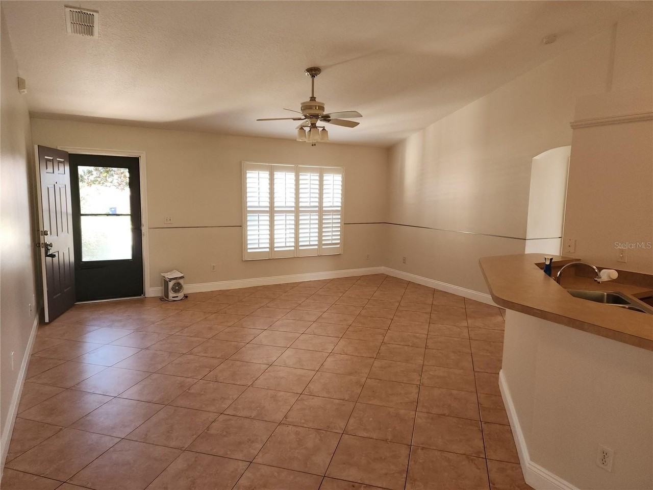 130 Gentle Breeze Dr - Photo 2 of 12