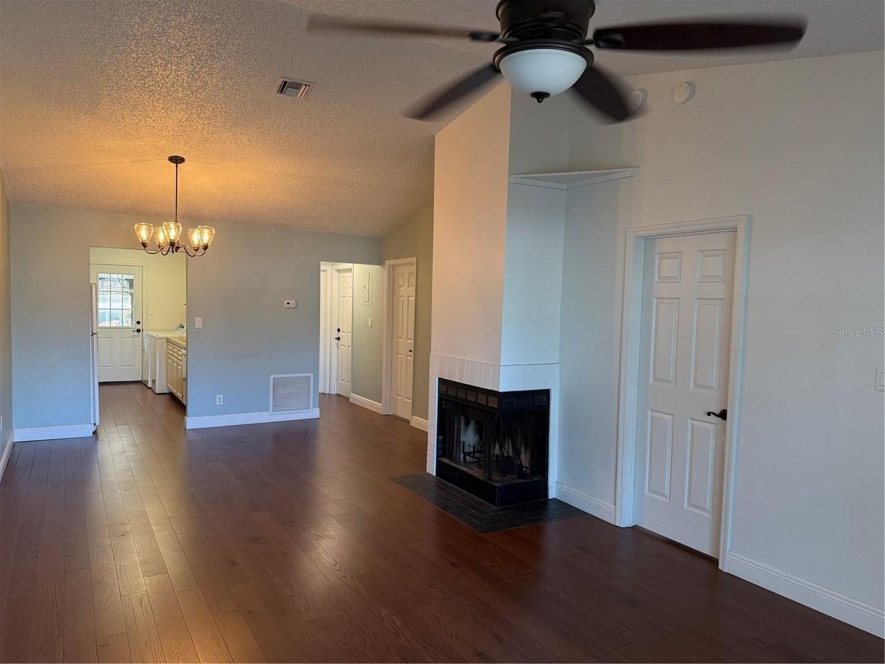 1410 Plymouth Ave - Photo 3 of 24