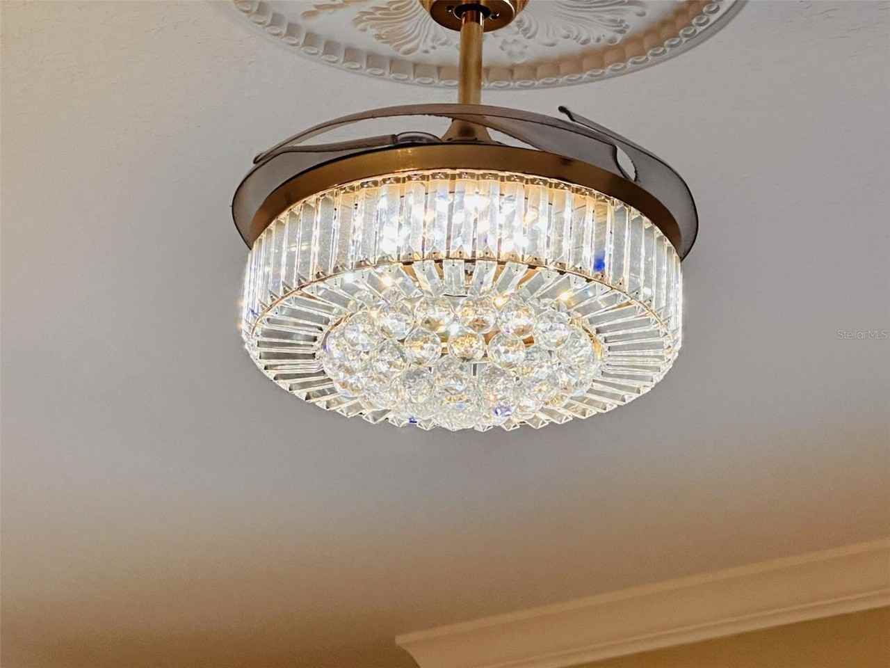 901 Waterside Ln #104 - Photo 3 of 40