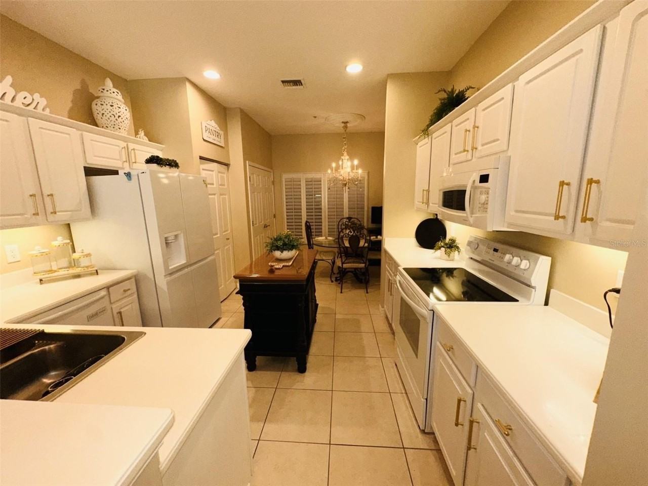 901 Waterside Ln #104 - Photo 6 of 40