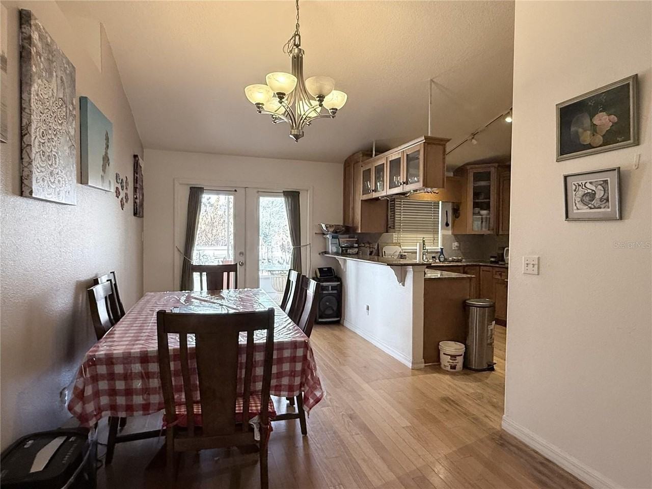 10037 Crenshaw Cir - Photo 5 of 12