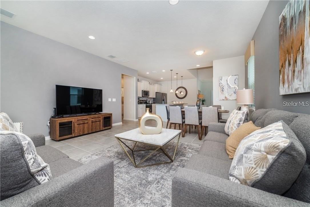 8923 Zurich Ln - Photo 4 of 39