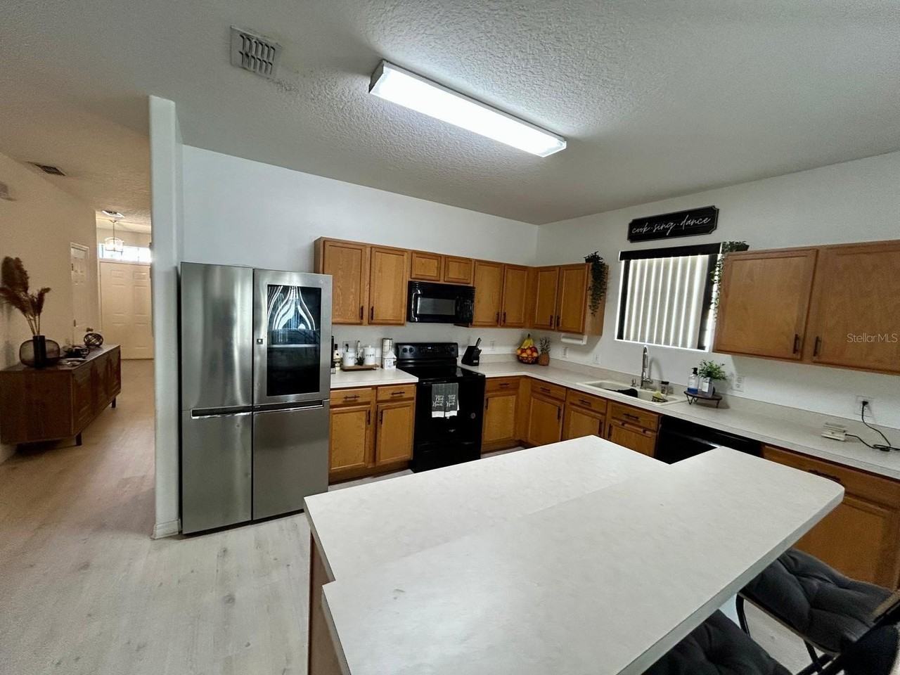 347 Cotswold Cir - Photo 3 of 17