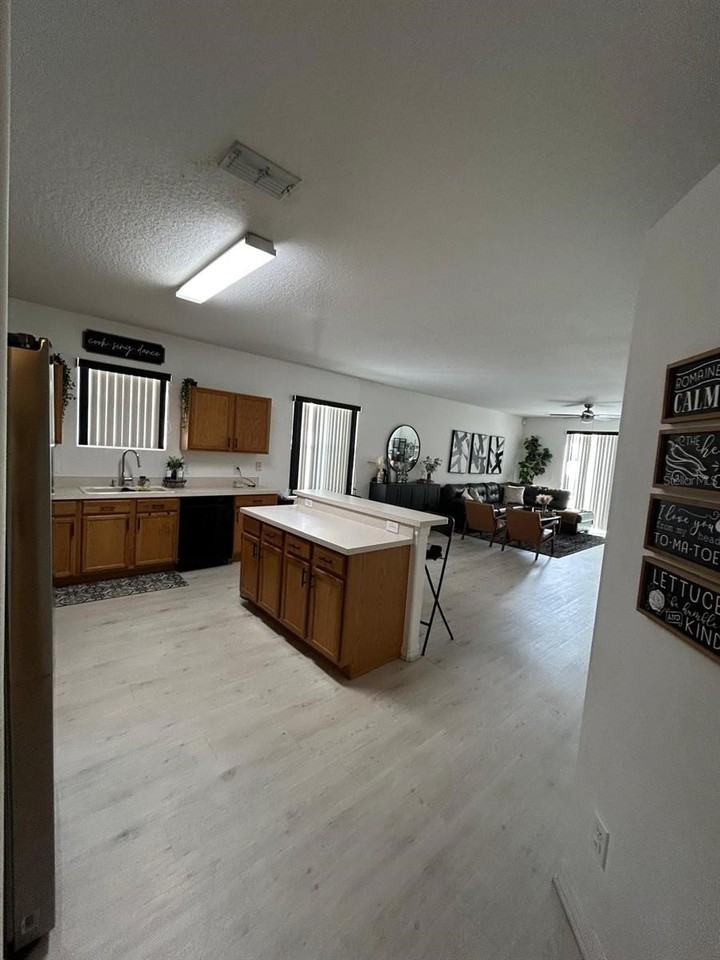 347 Cotswold Cir - Photo 5 of 17