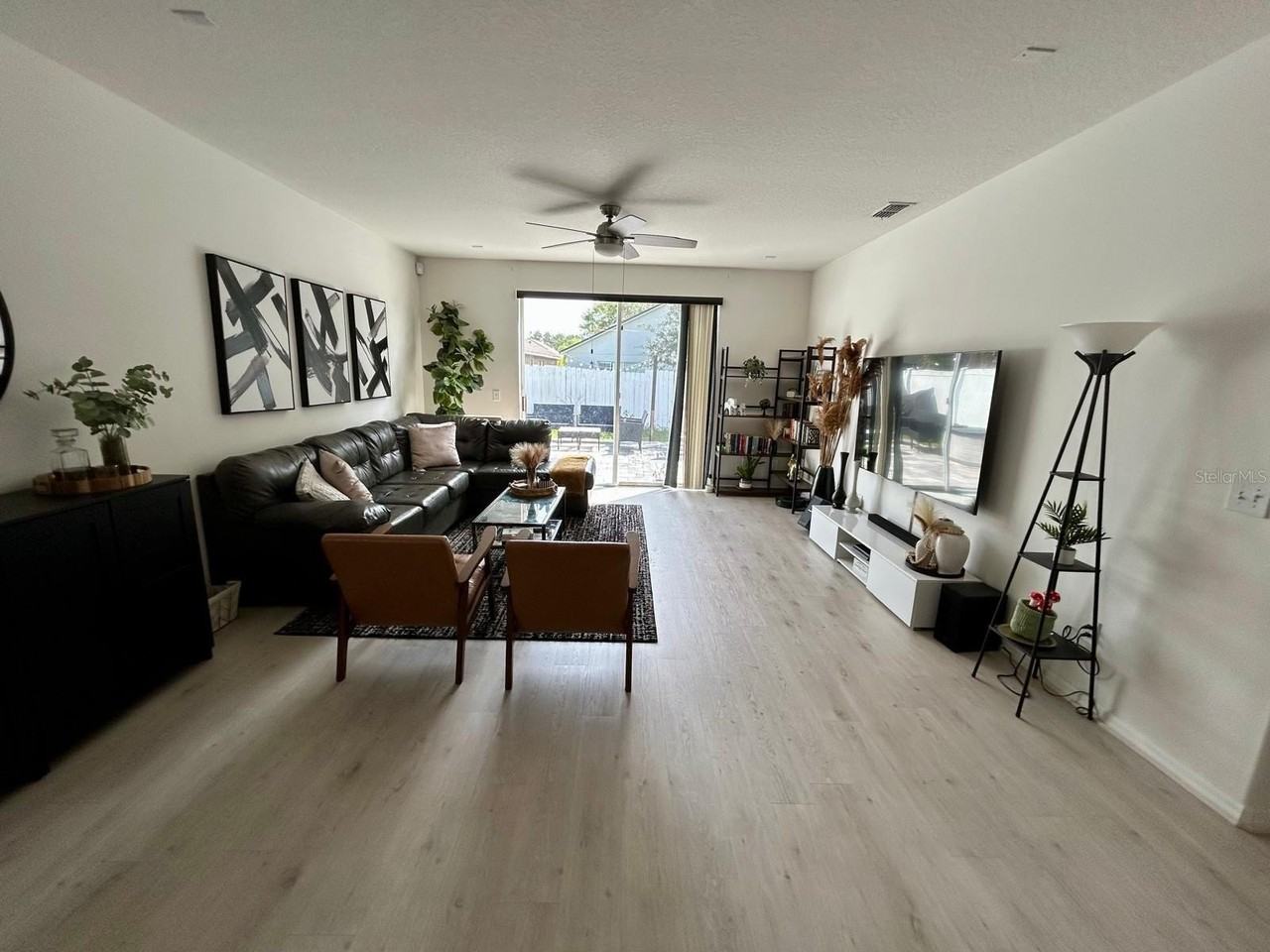 347 Cotswold Cir - Photo 7 of 17