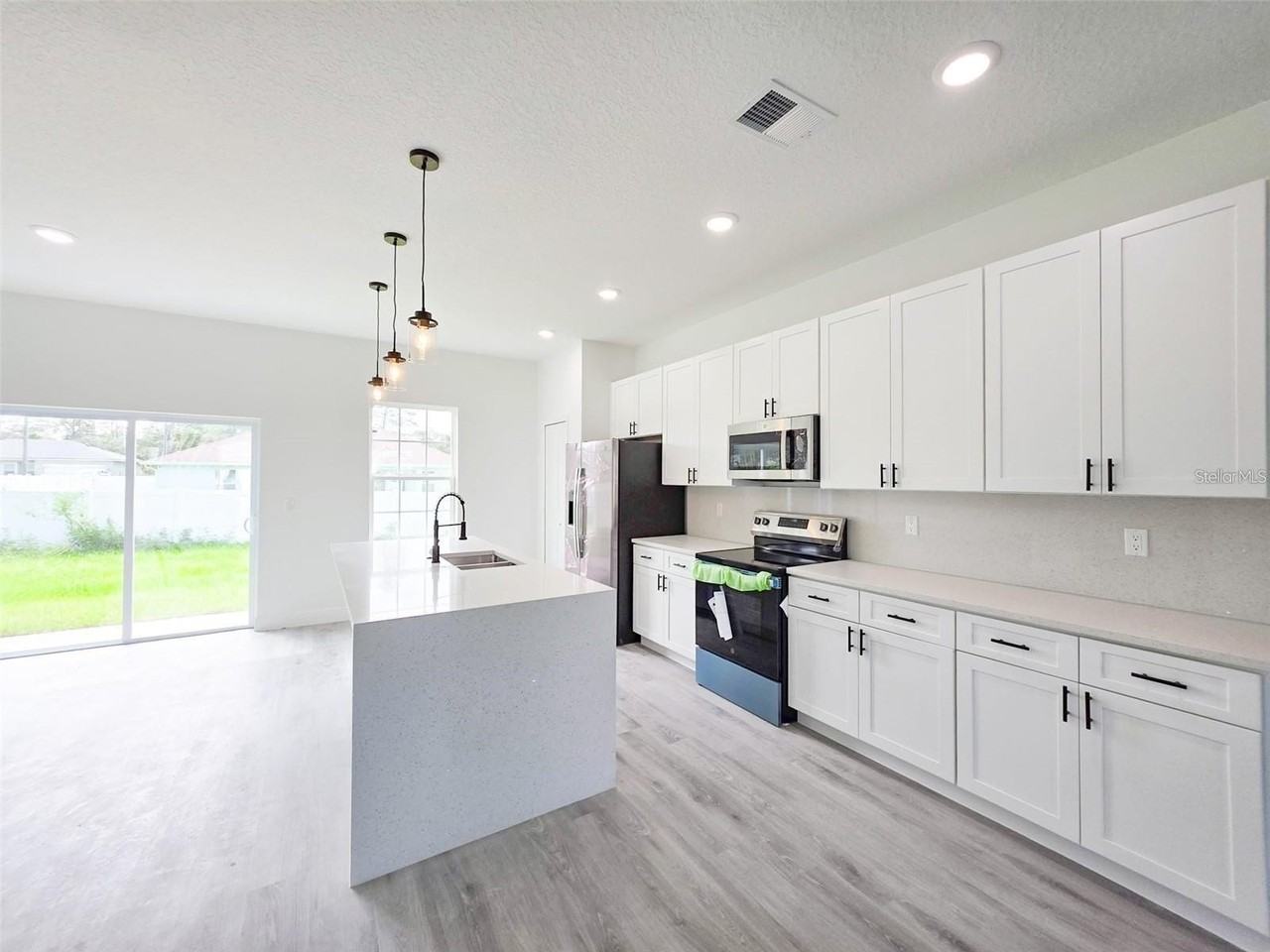 2454 Sw 167th Loop - Photo 5 of 22