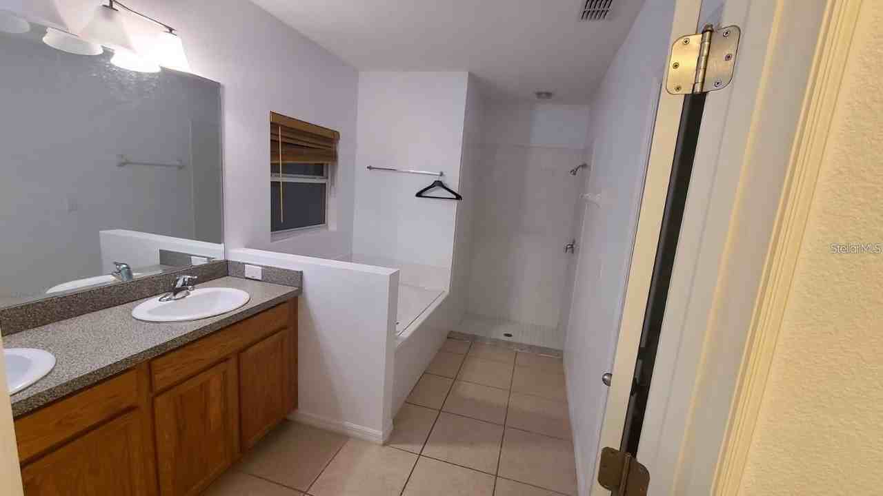 10752 Clover Walk Dr - Photo 3 of 20