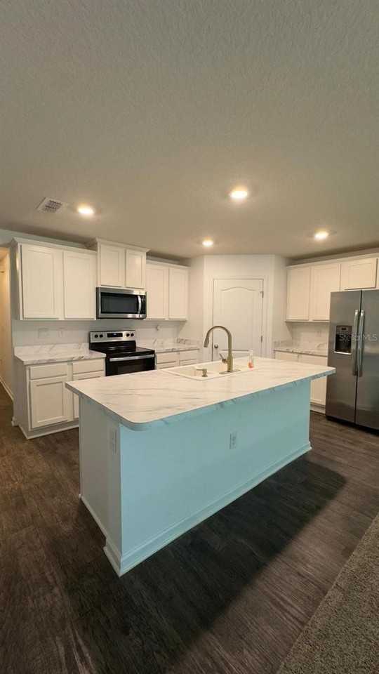 920 Riley Rd - Photo 2 of 17