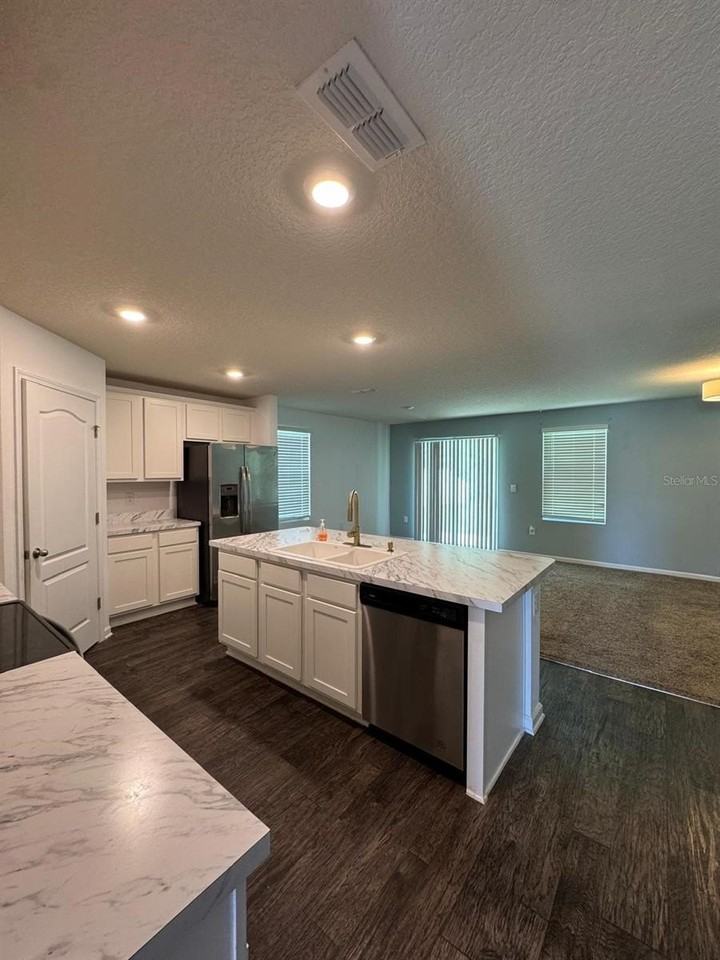 920 Riley Rd - Photo 5 of 17