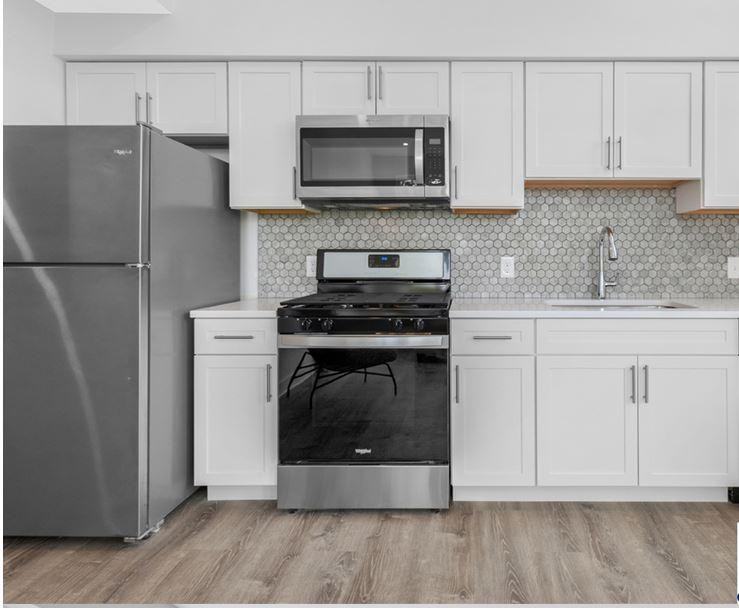 302 Broadway - Photo 2 of 10