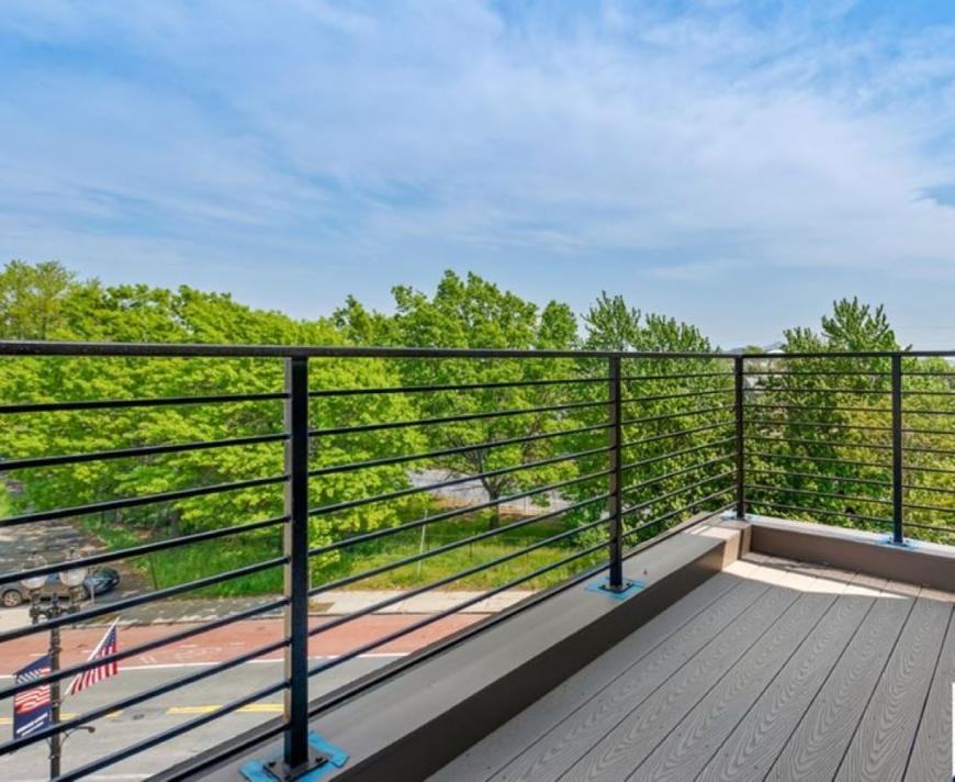 302 Broadway - Photo 5 of 10