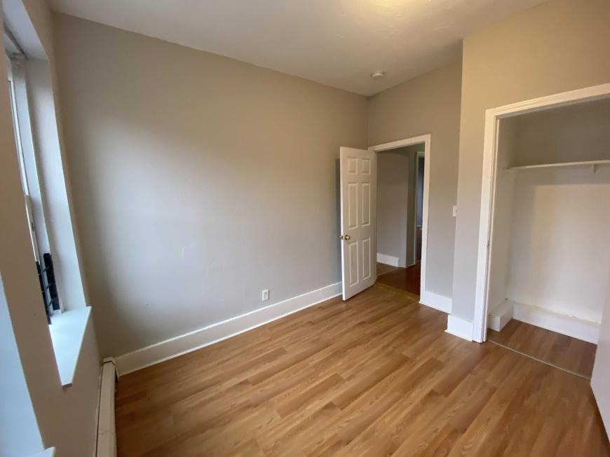 96 Woodledge St - Photo 6 of 8