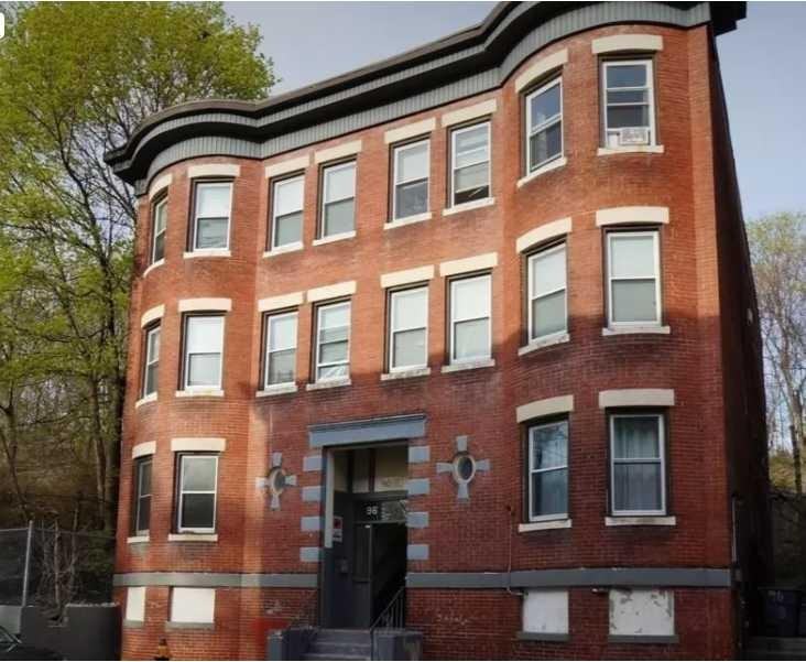 96 Woodledge St - Photo 7 of 8