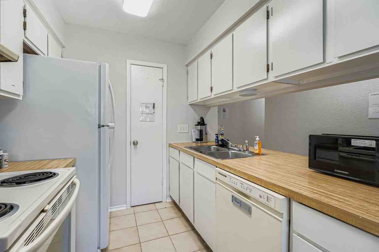 Matthews Ln - Photo 3 of 7