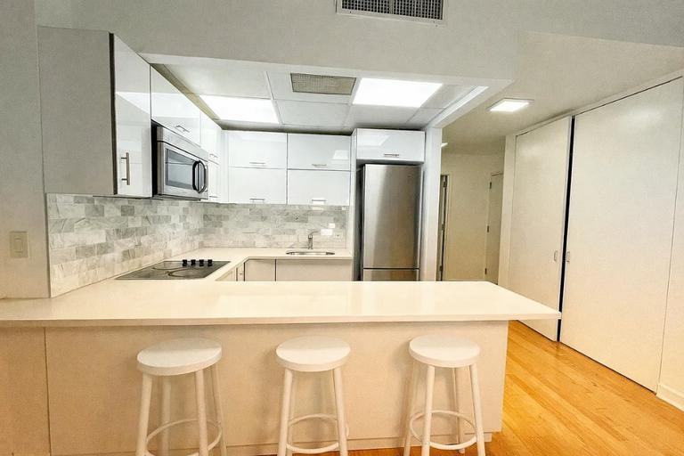 56 Pine St - Photo 3 of 10