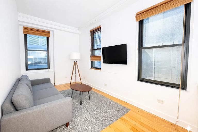 56 Pine St - Photo 5 of 10