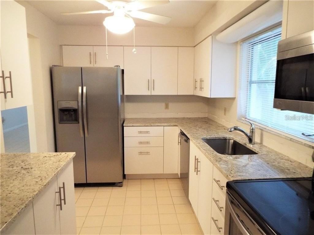 126 18th Ave Ne - Photo 4 of 16