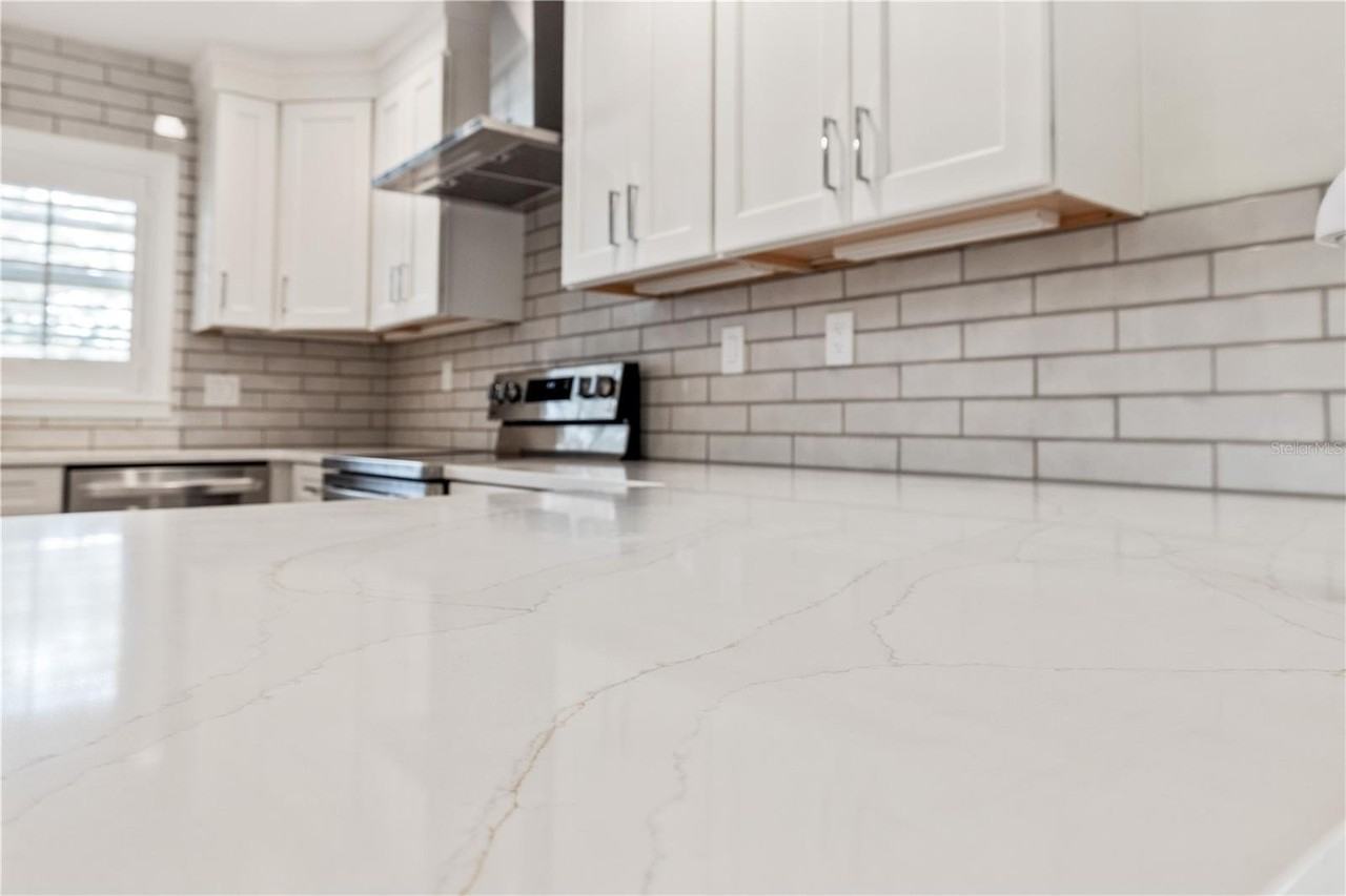 5009 W Neptune Way - Photo 6 of 35