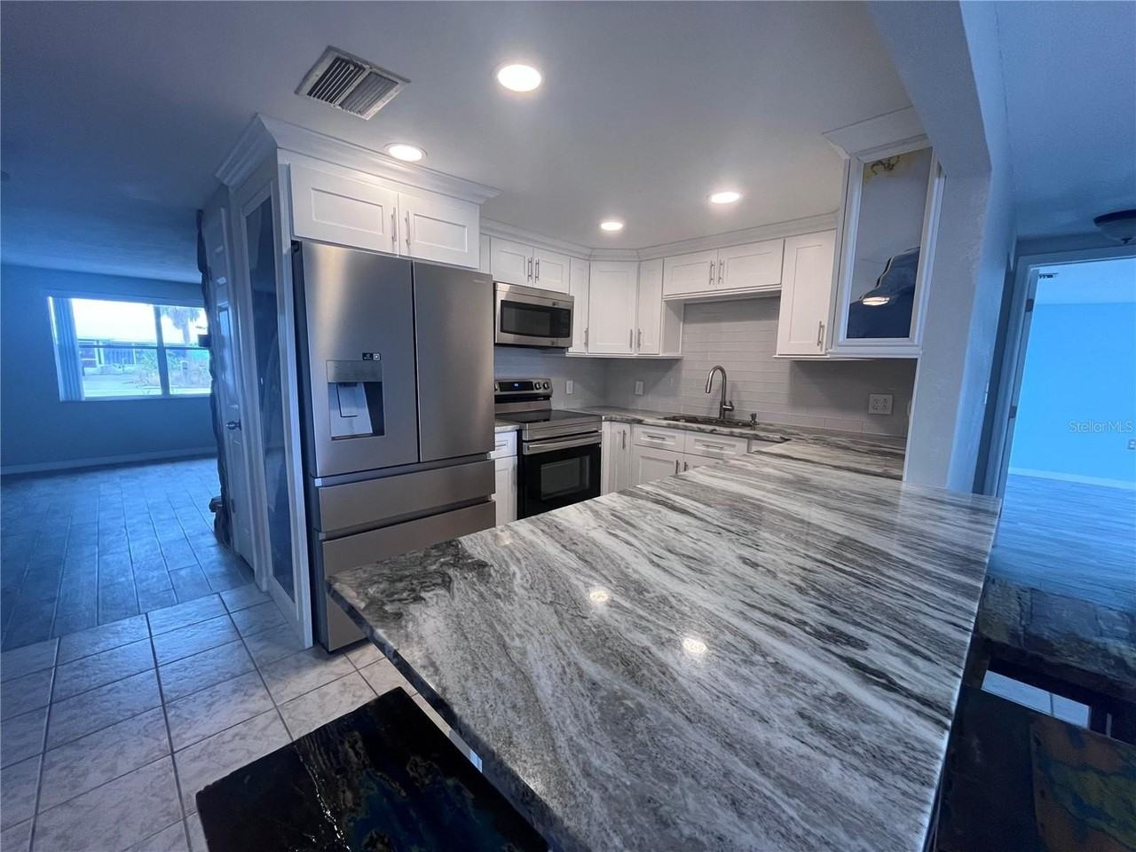 13632 Stacey Dr - Photo 5 of 18