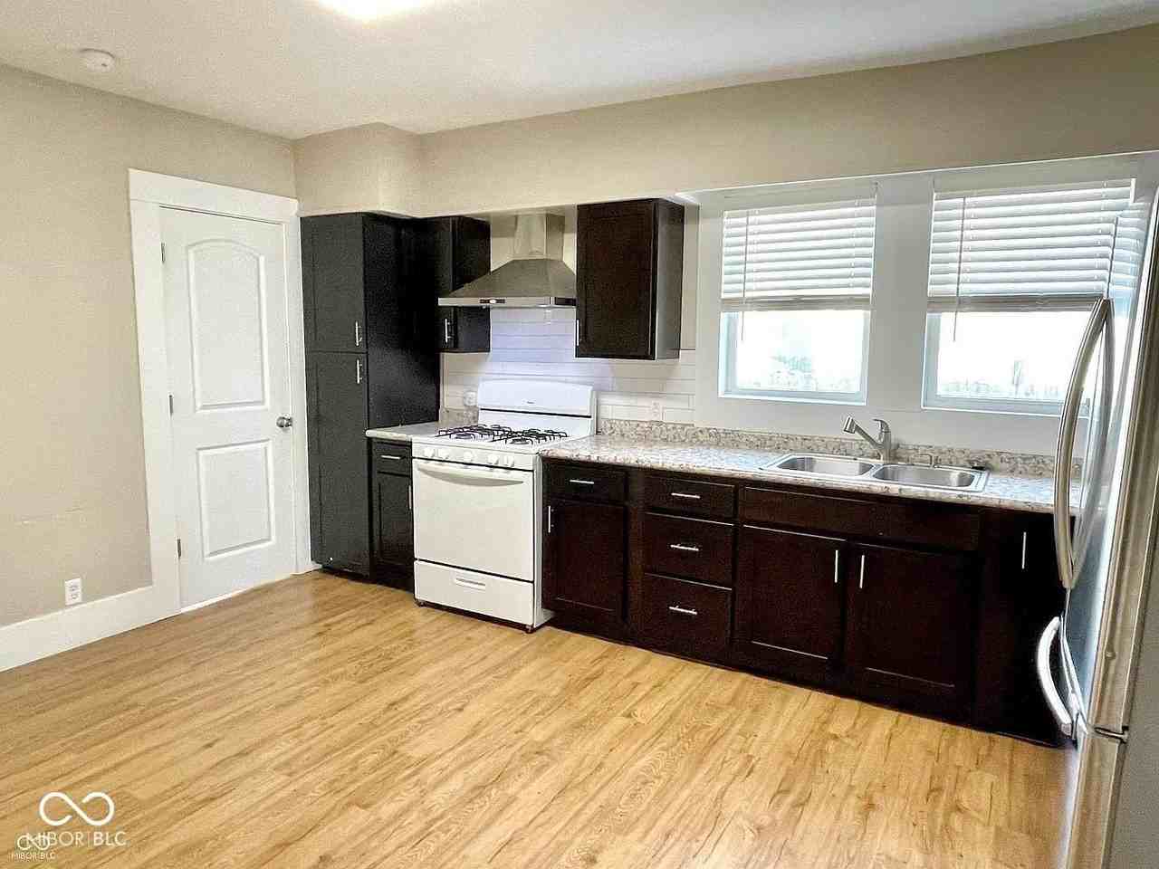 1627 S Union St - Photo 6 of 6