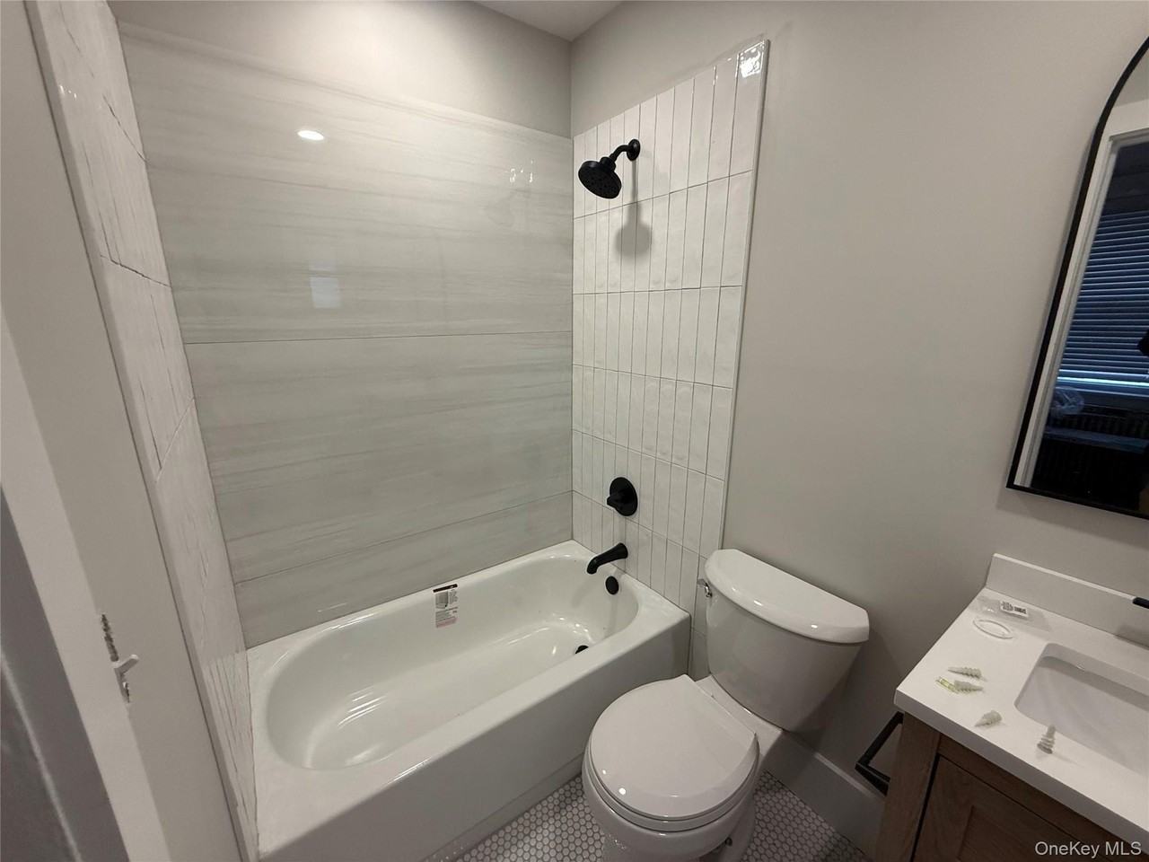 21 Lake St - Photo 5 of 9