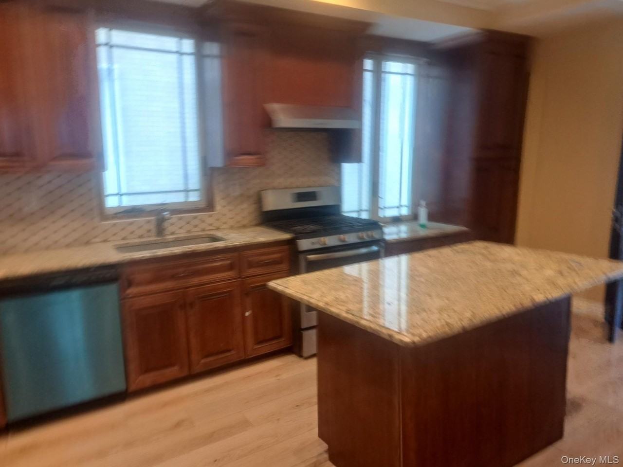 12114 149th Ave Unit 2 - Photo 4 of 7