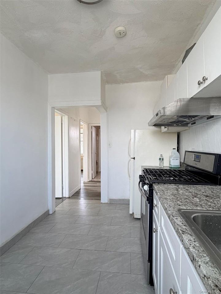 4628 Utopia Pkwy Unit 2fl - Photo 4 of 11