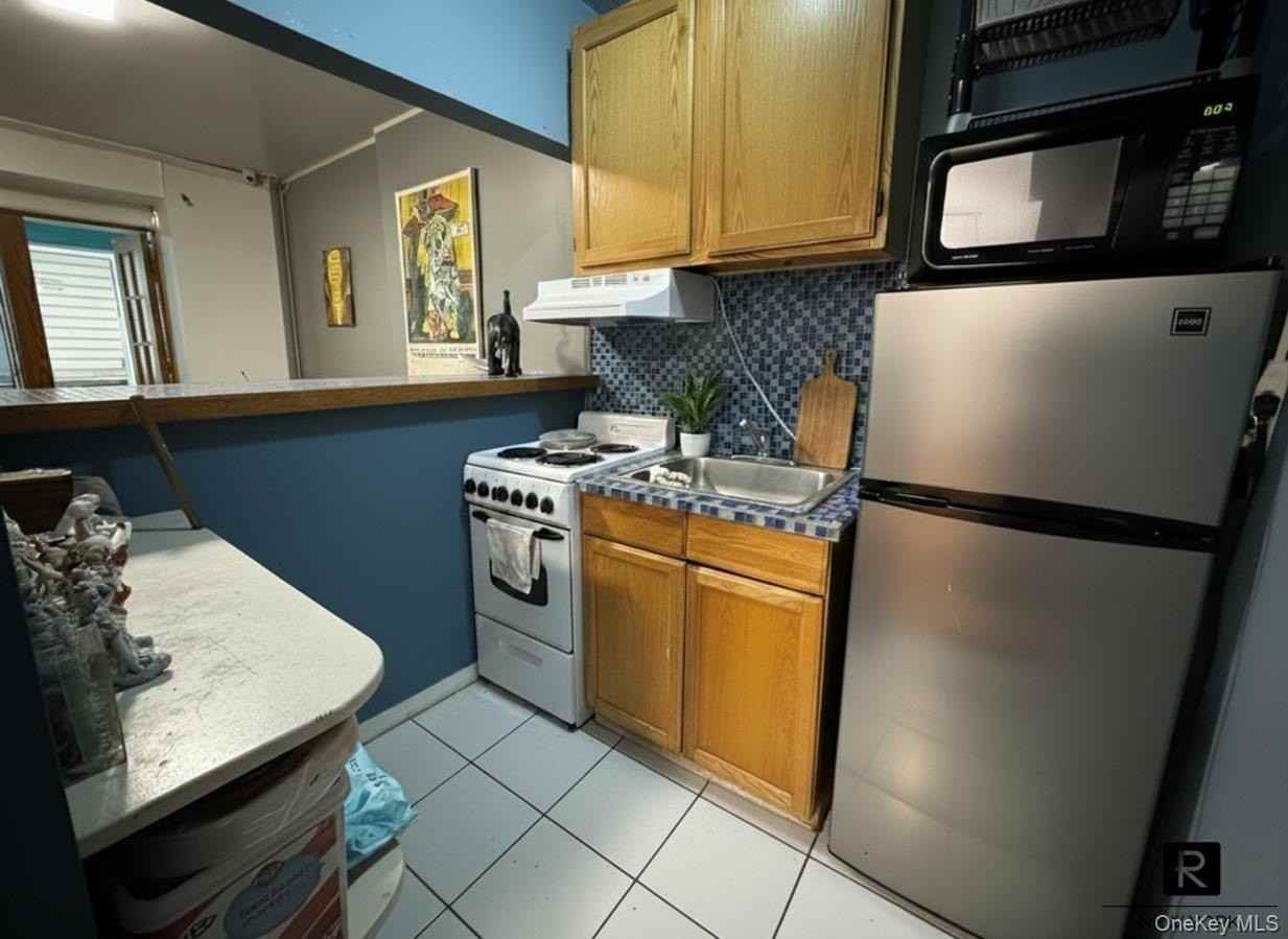 605 W 179th St Unit Gf - Photo 7 of 9