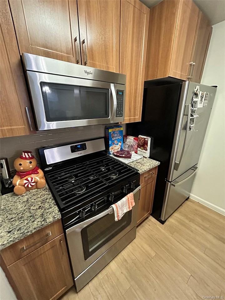 125 Parkway Rd Apt 1220 - Photo 7 of 19