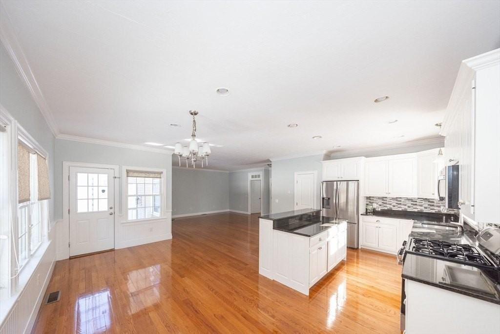 4 Cyrus Way Unit 4 - Photo 7 of 36