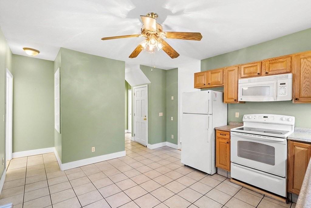 78 Essex St Unit 1 - Photo 3 of 20