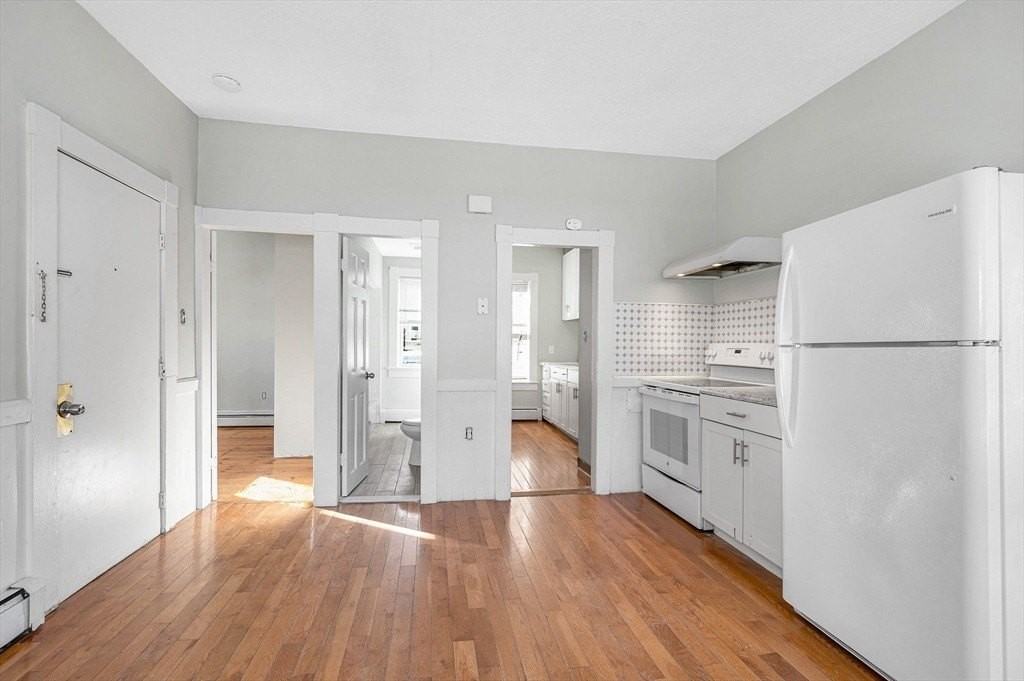 339 Lincoln St Apt 2 - Photo 2 of 18