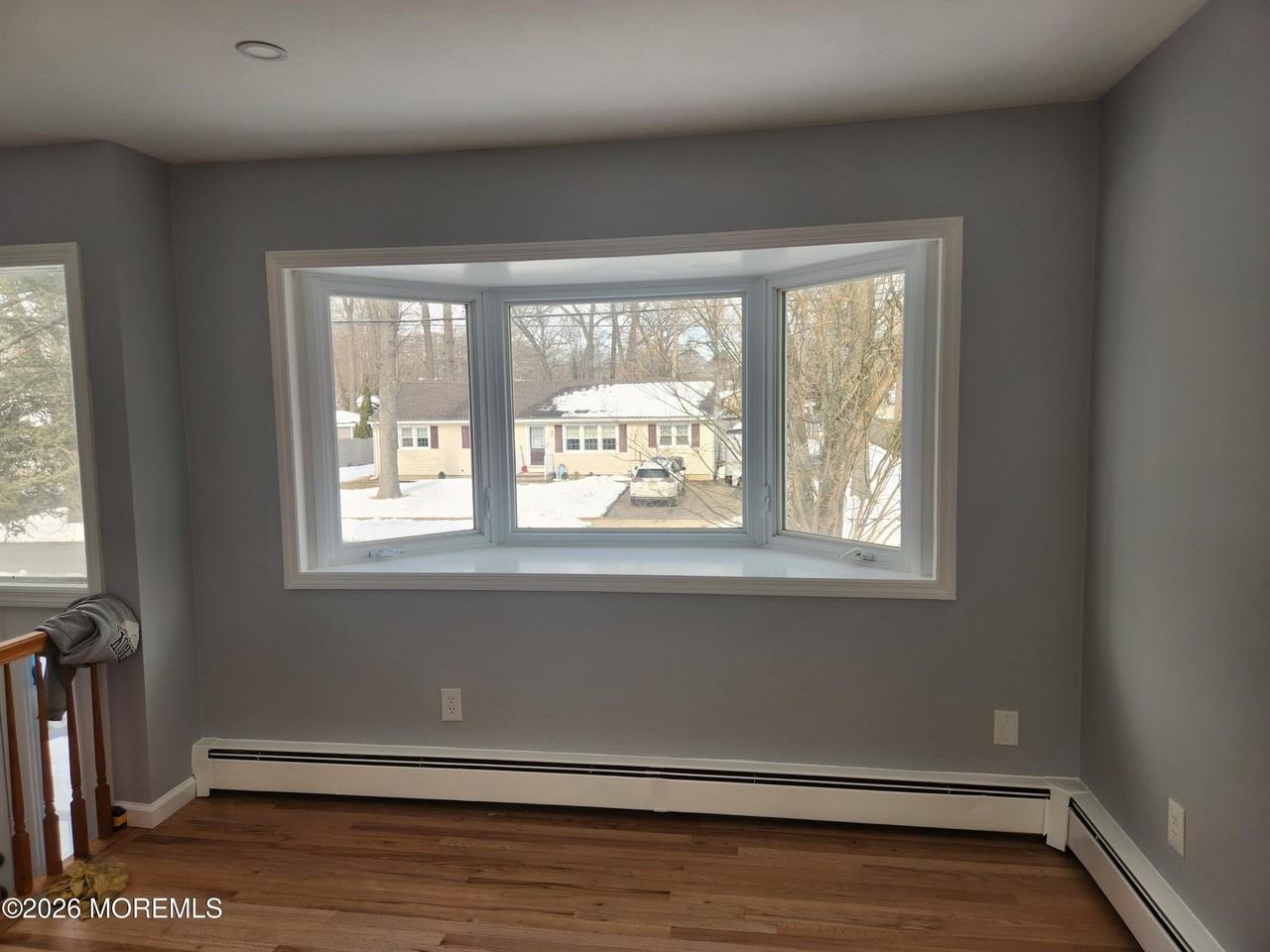 883 Roundtree Dr - Photo 5 of 10