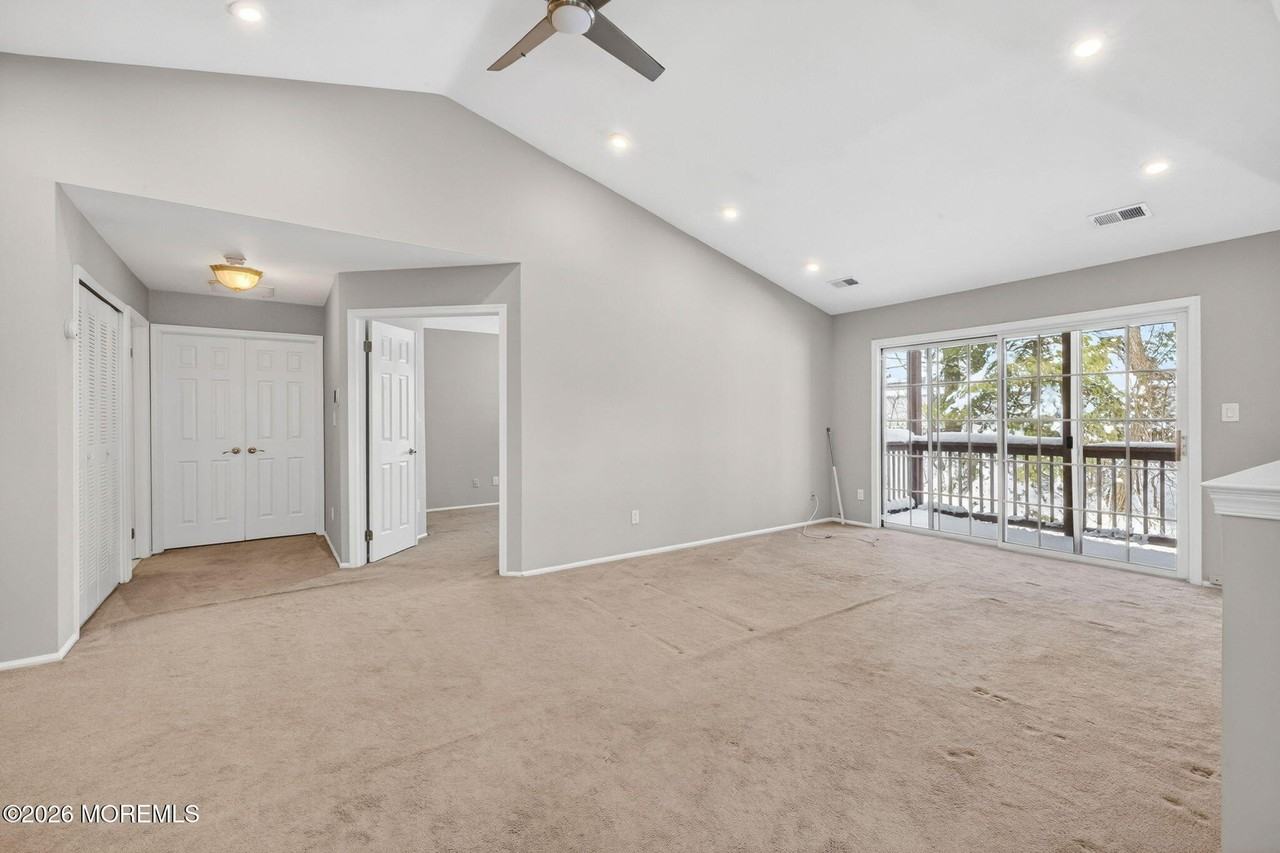 412 Hampton Ct - Photo 6 of 18