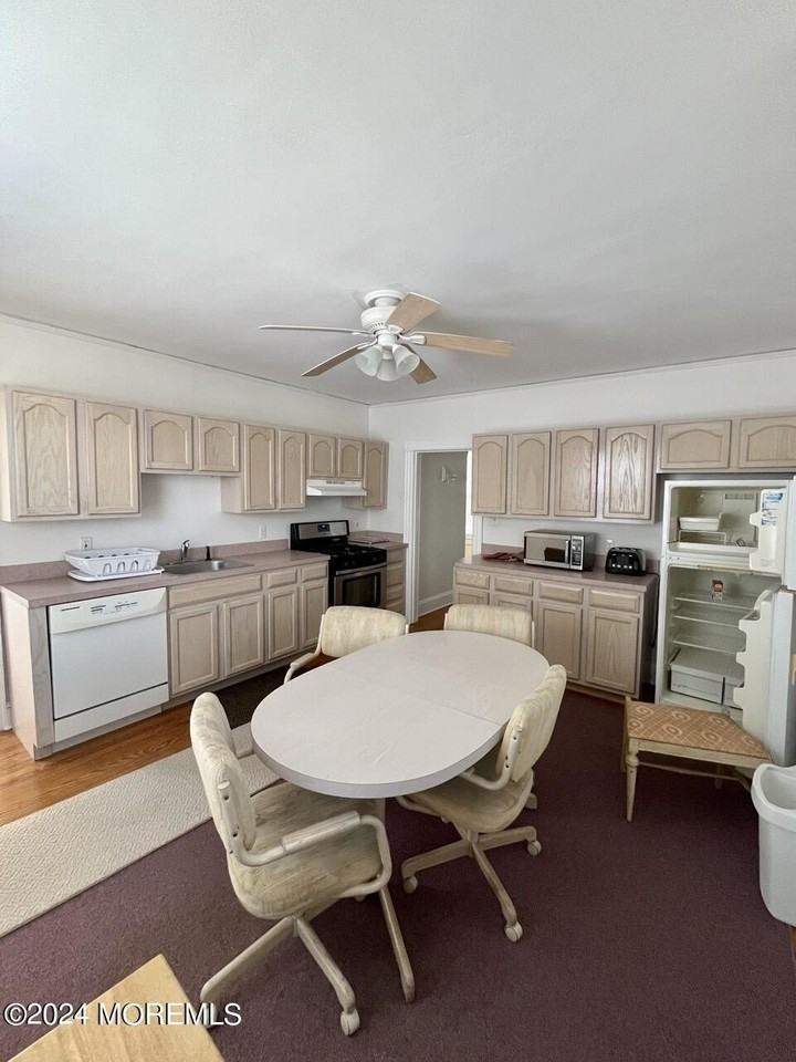 333 Euclid Ave - Photo 2 of 6