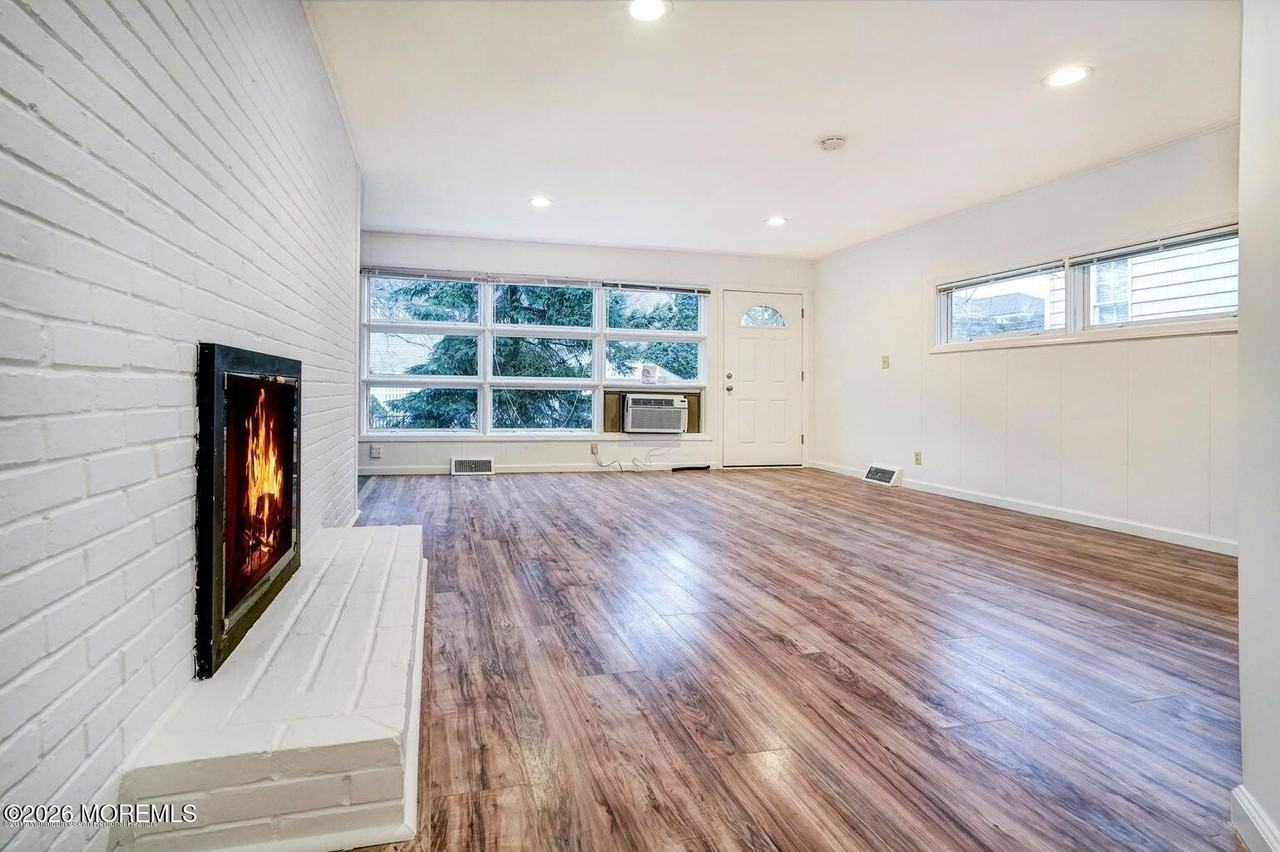 59 Lakewood Rd - Photo 2 of 13