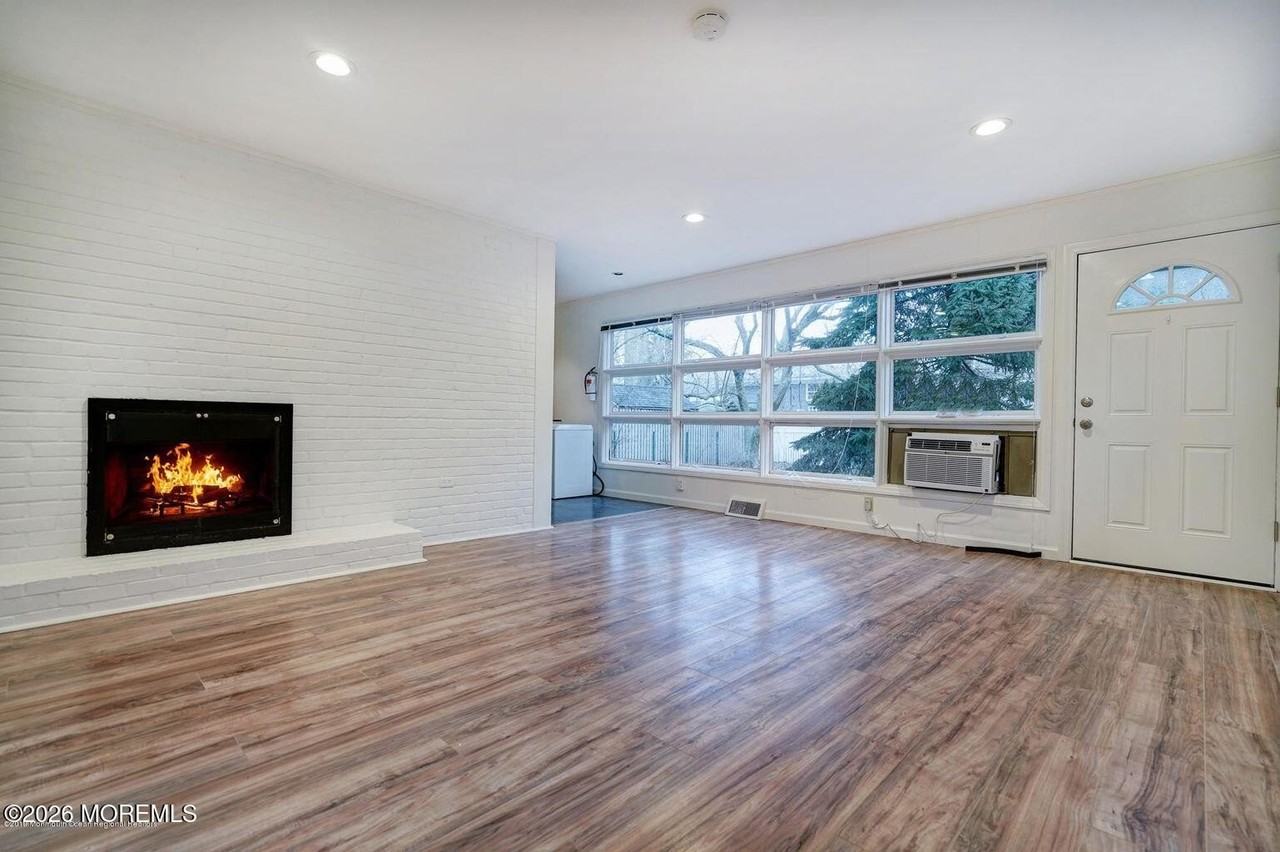 59 Lakewood Rd - Photo 3 of 13