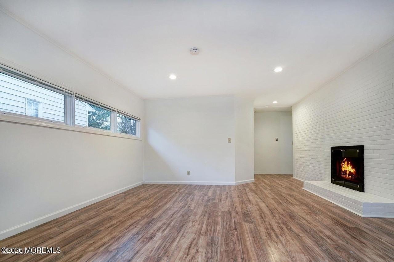 59 Lakewood Rd - Photo 4 of 13