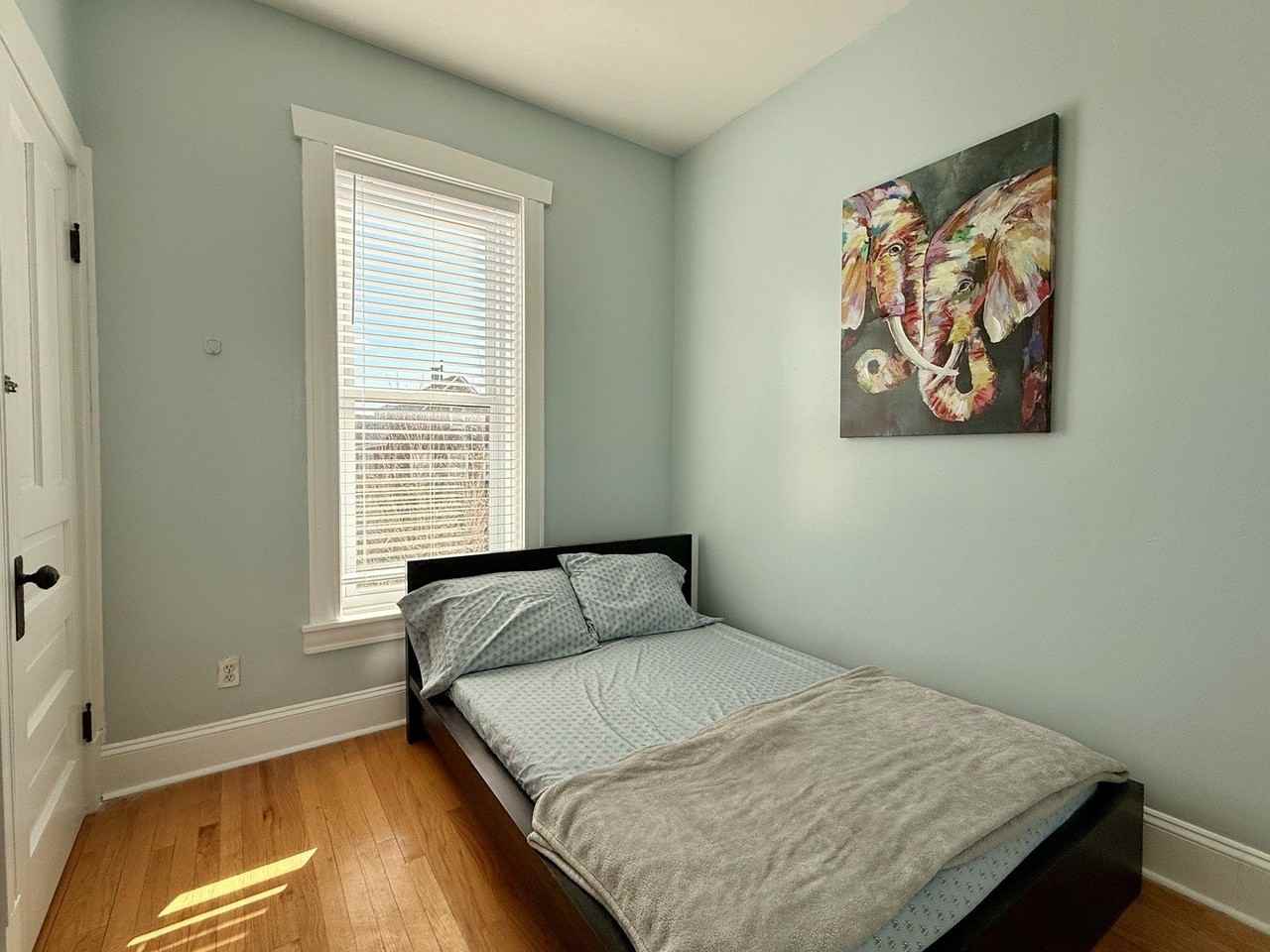 2604 W Fullerton Ave Unit 2 - Photo 5 of 15