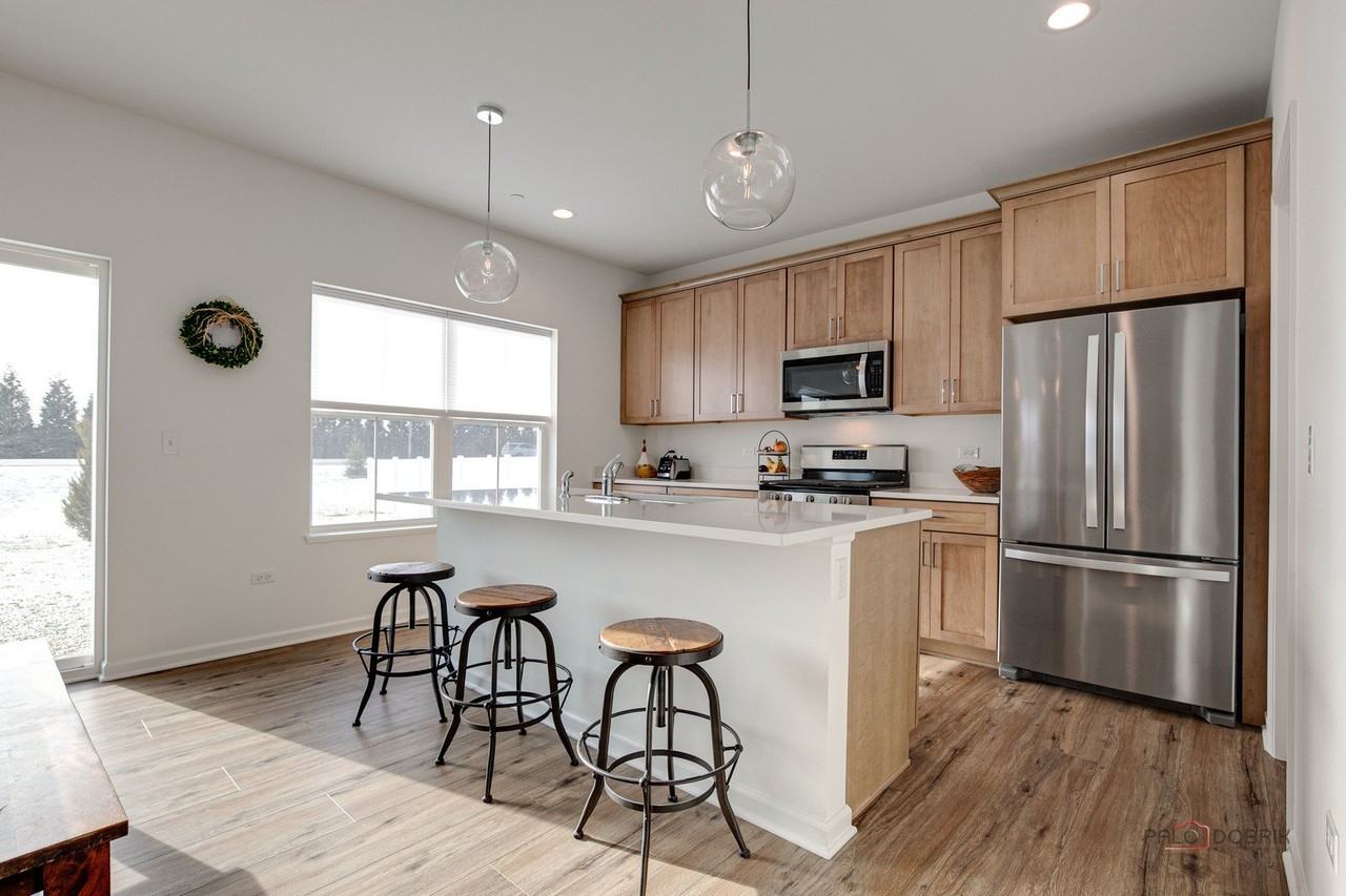 2490 Olivia - Photo 3 of 26