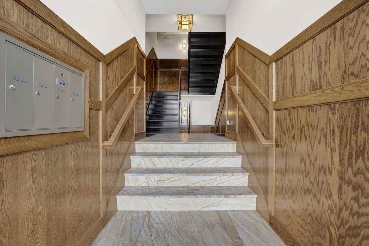 4911 S Calumet Ave Apt 2n - Photo 2 of 22